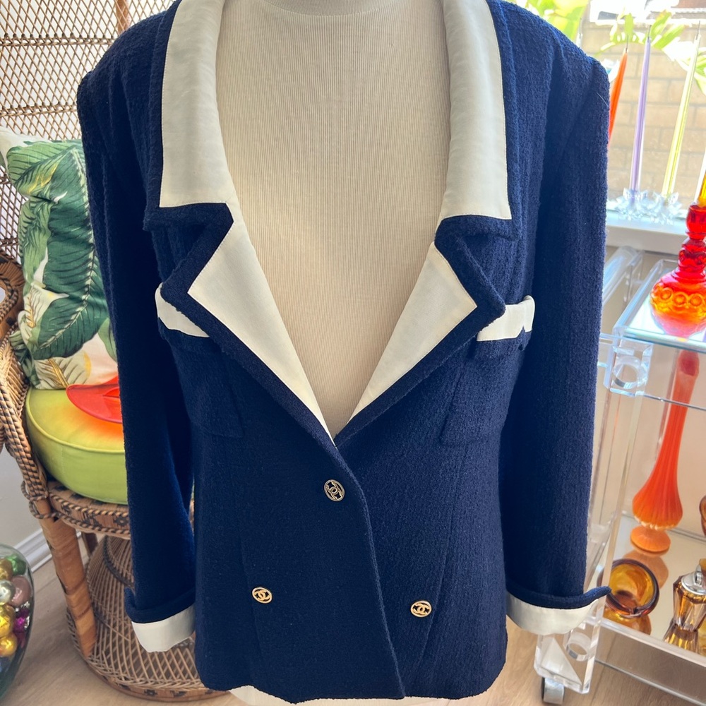 $2,500.00 CHANEL Blue & white Vintage blazer jacket size 44